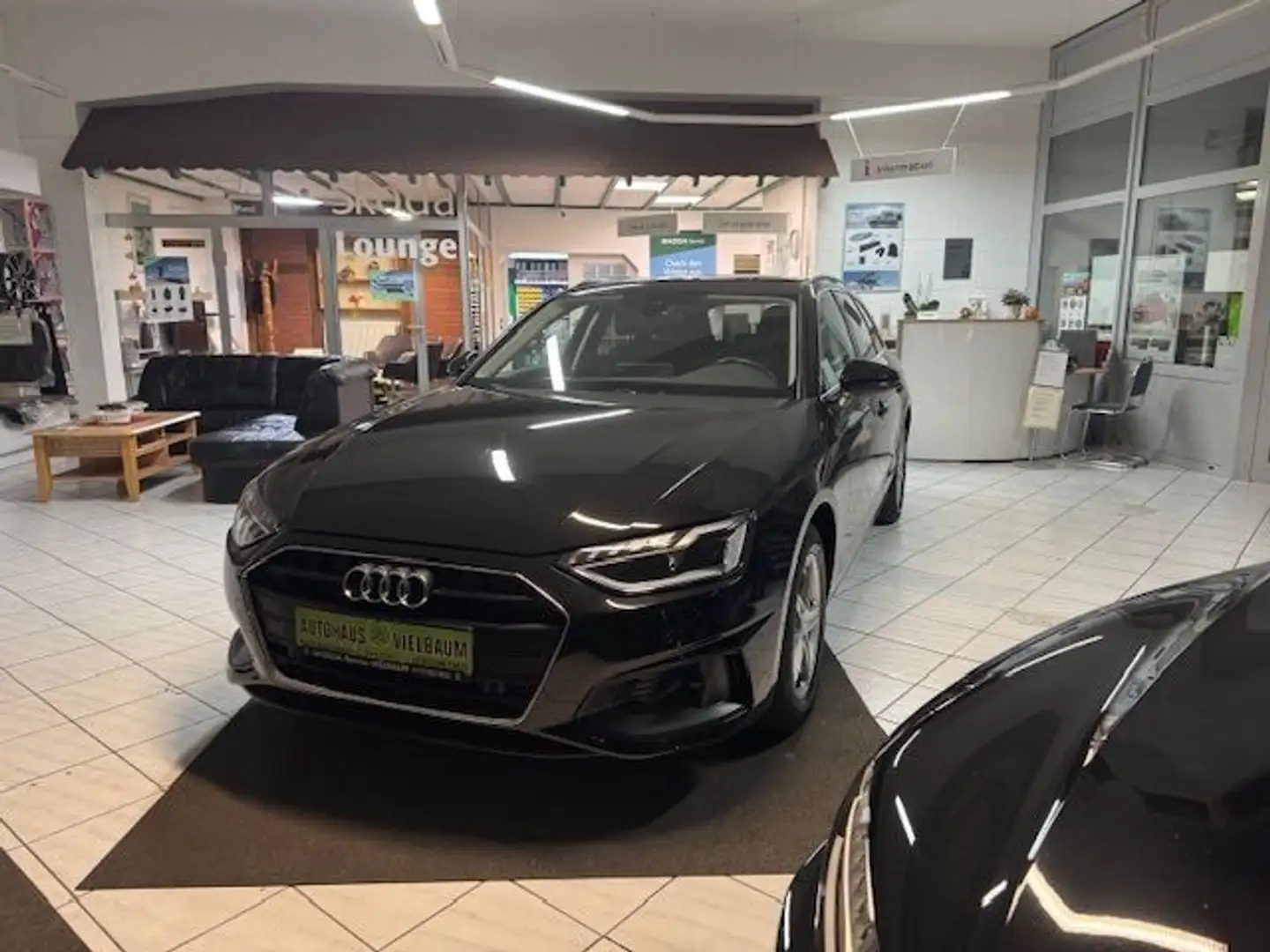 Audi A4 Avant 35 TFSI basis Schwarz - 2