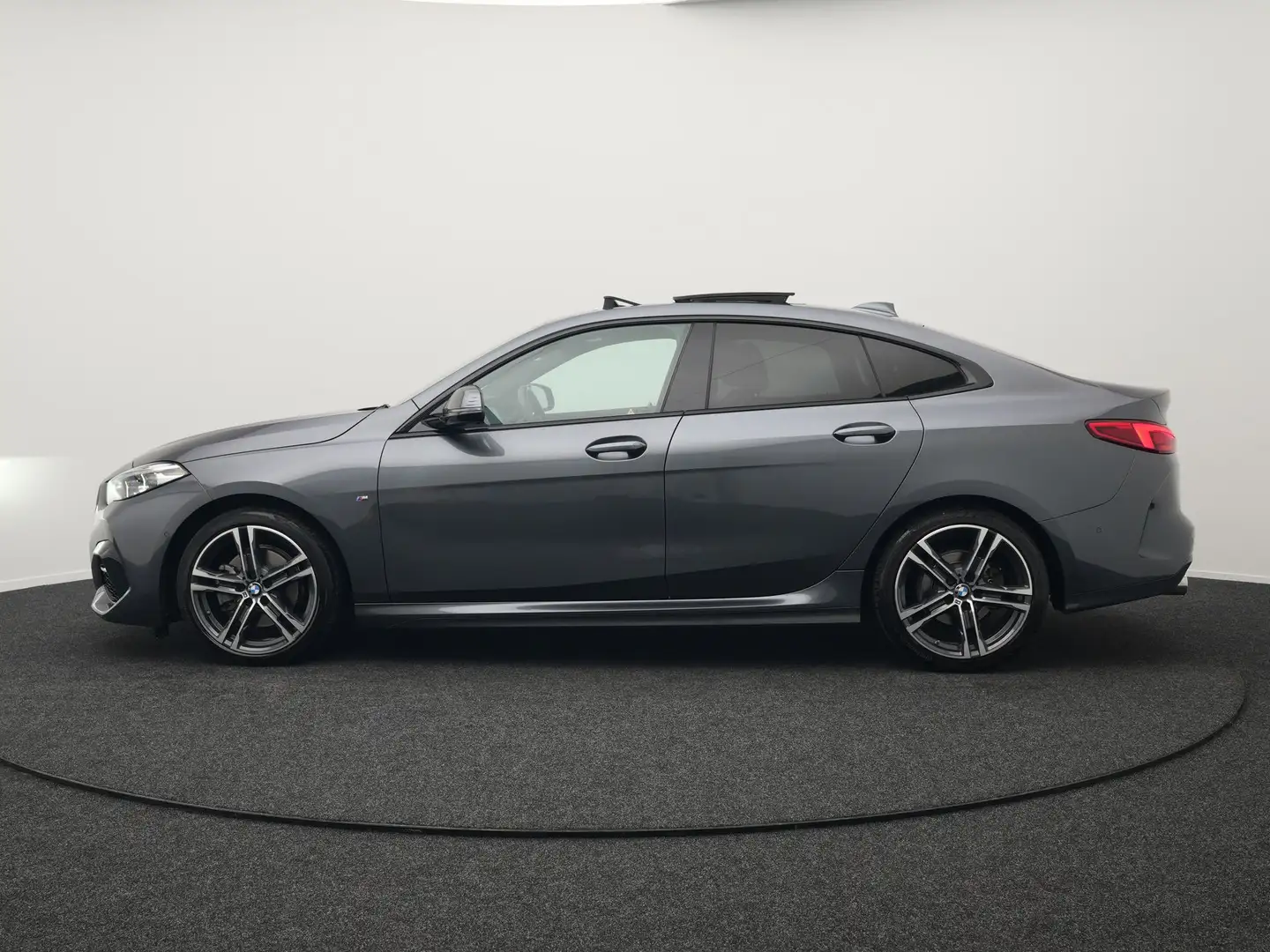 BMW 218 2-serie Gran Coupé 218i M Sport 140pk Dealer O.H | Grijs - 2