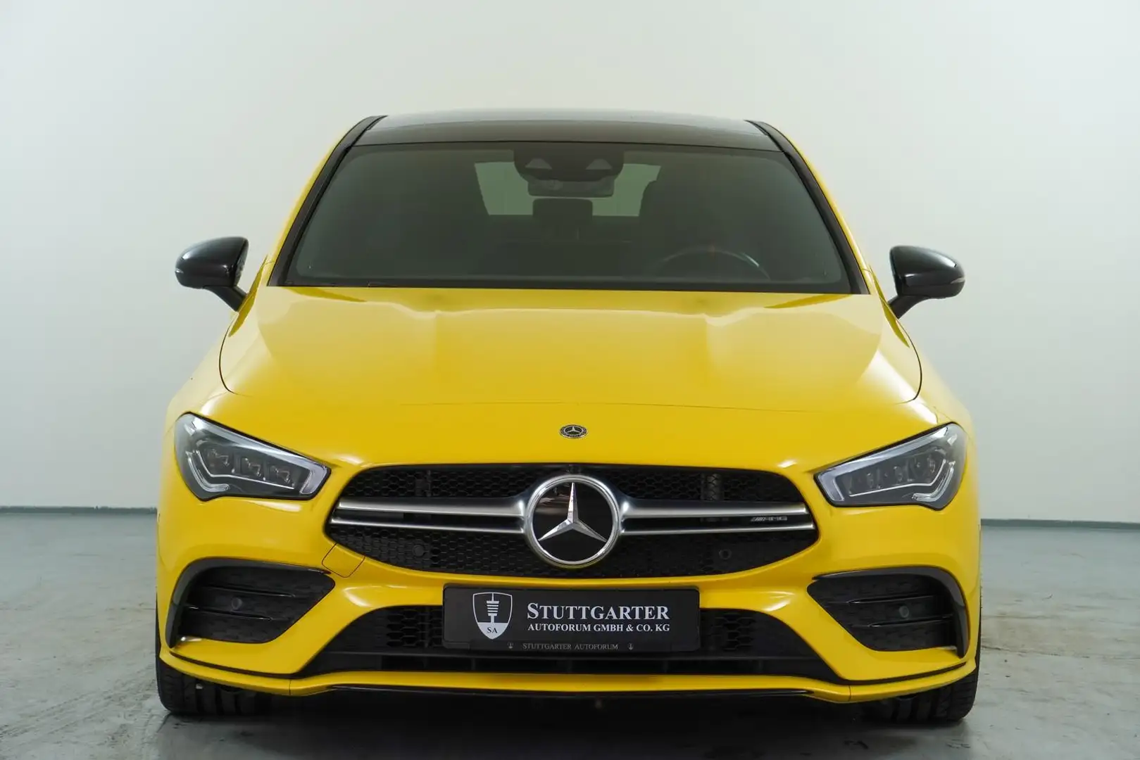 Mercedes-Benz CLA 35 AMG 4M Head-up Pano Distro AMG Lenkrad Kamera Žlutá - 2