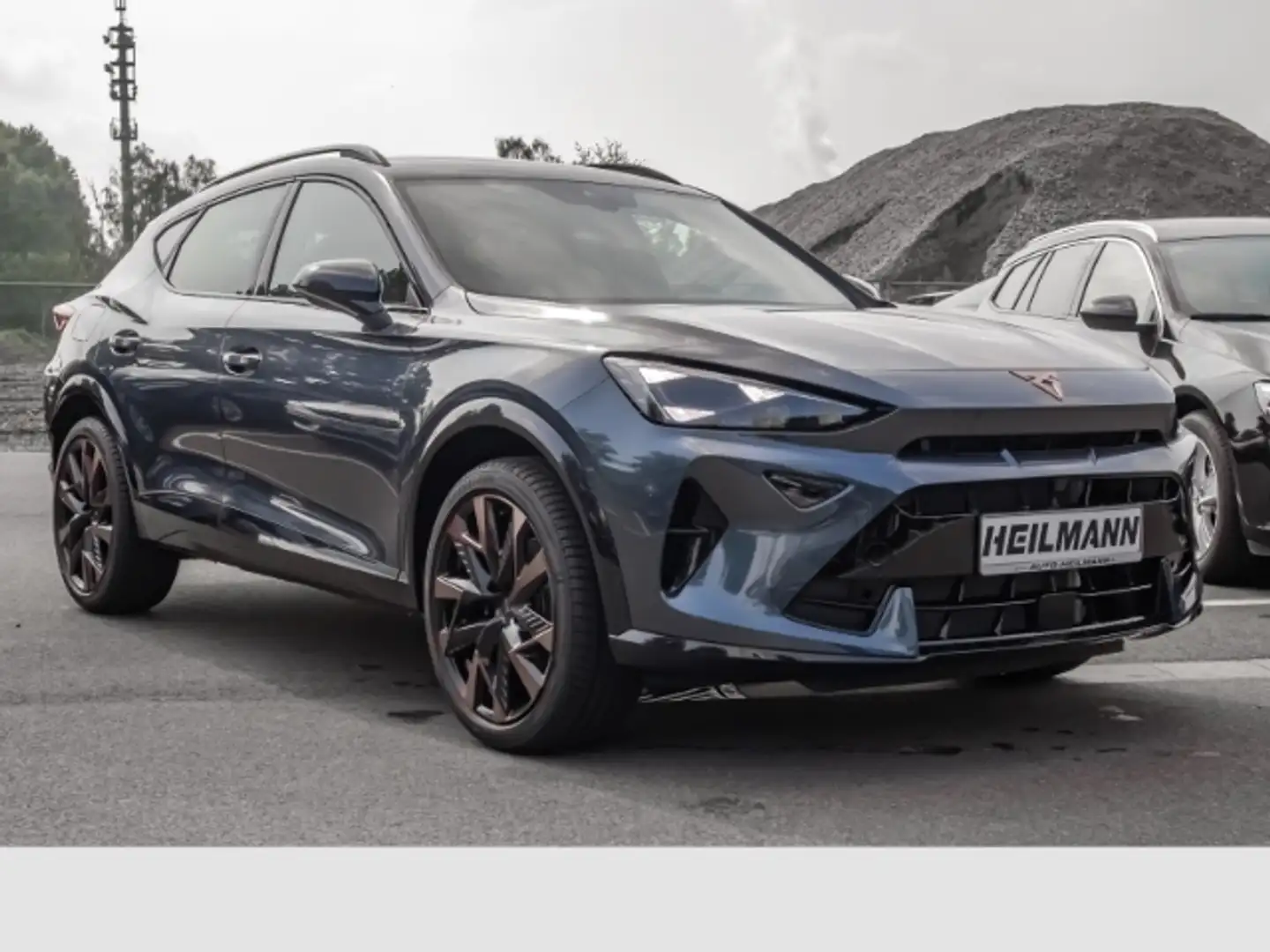 CUPRA Formentor 1.5 eTSI DSG/Dynamic-Design/Sennheiser/Intelligent Серый - 2