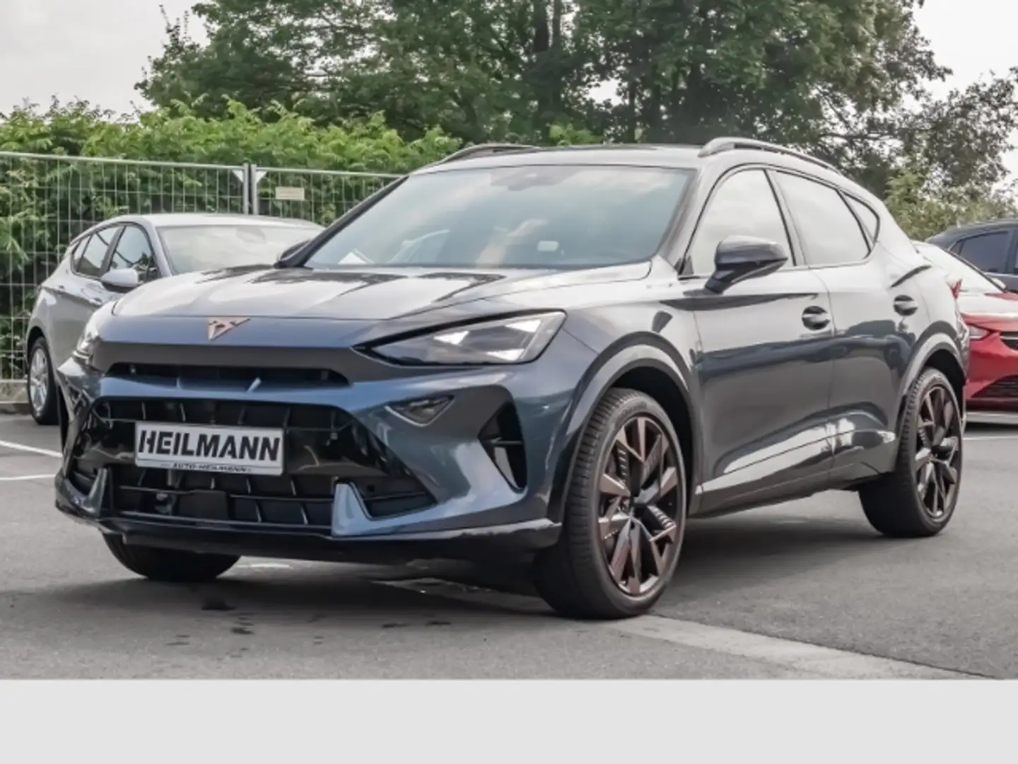 CUPRA Formentor 1.5 eTSI DSG/Dynamic-Design/Sennheiser/Intelligent Серый - 1