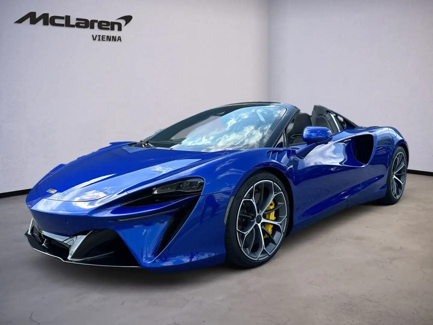 McLaren Artura Artura Spider / Aurora Blue / Comfort Seats / B&W Blau - 1