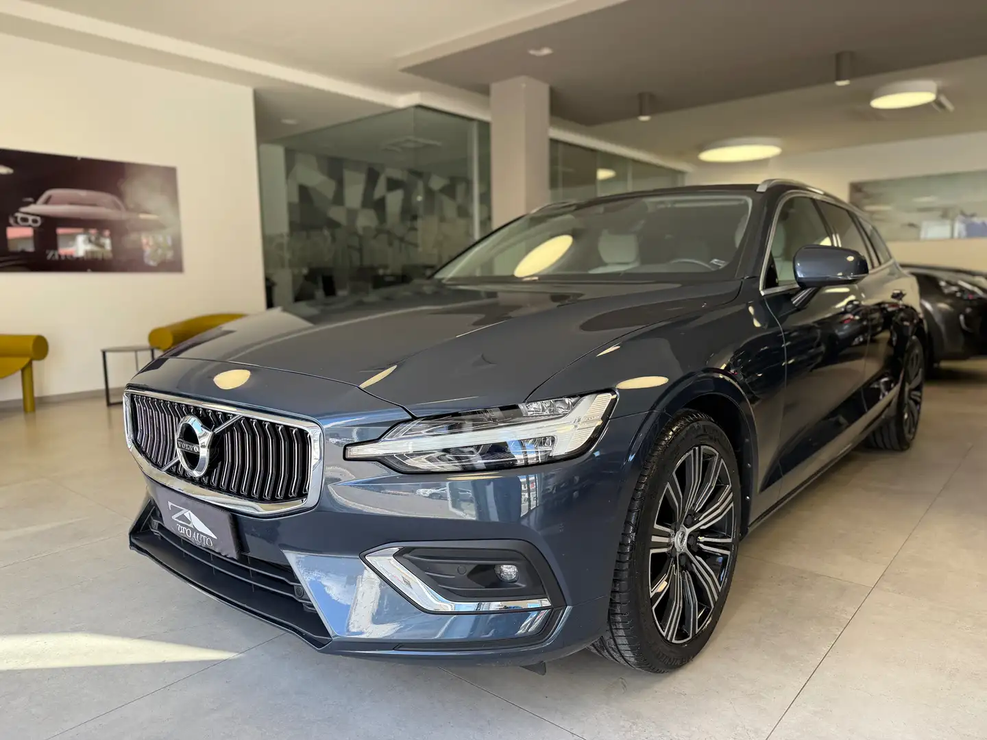 Volvo V60 2.0 d4 Inscription geartronic my20 Blue - 1
