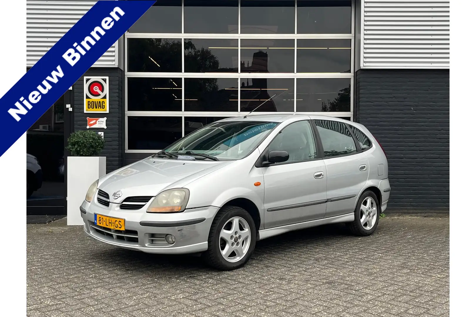 Nissan Almera Tino 1.8 Luxury, Airco, Radio, NAP Grijs - 1