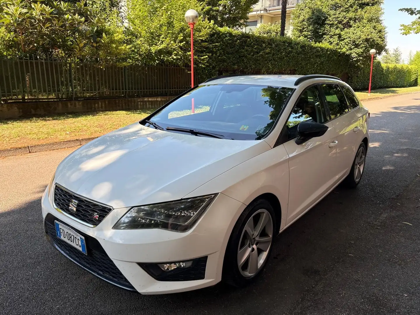 SEAT Leon 2.0 TDI 150 CV DSG ST Start/Stop FR Bianco - 1