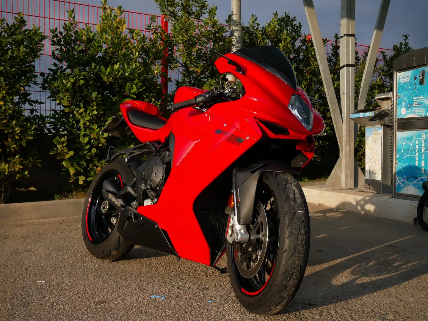 MV Agusta F3 Rosso Roşu - 1
