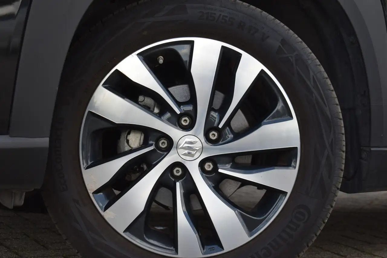 Suzuki S-Cross 2025