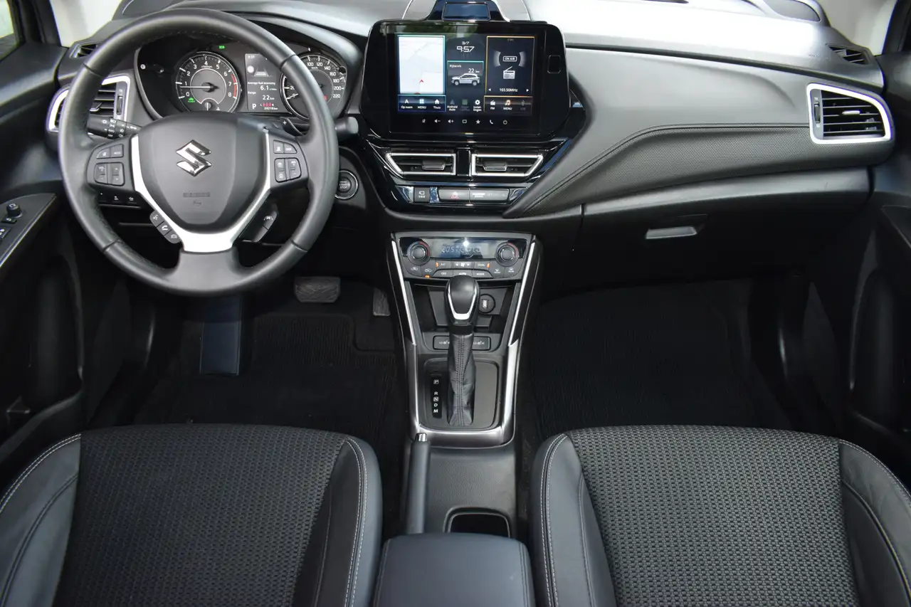Suzuki S-Cross 2025