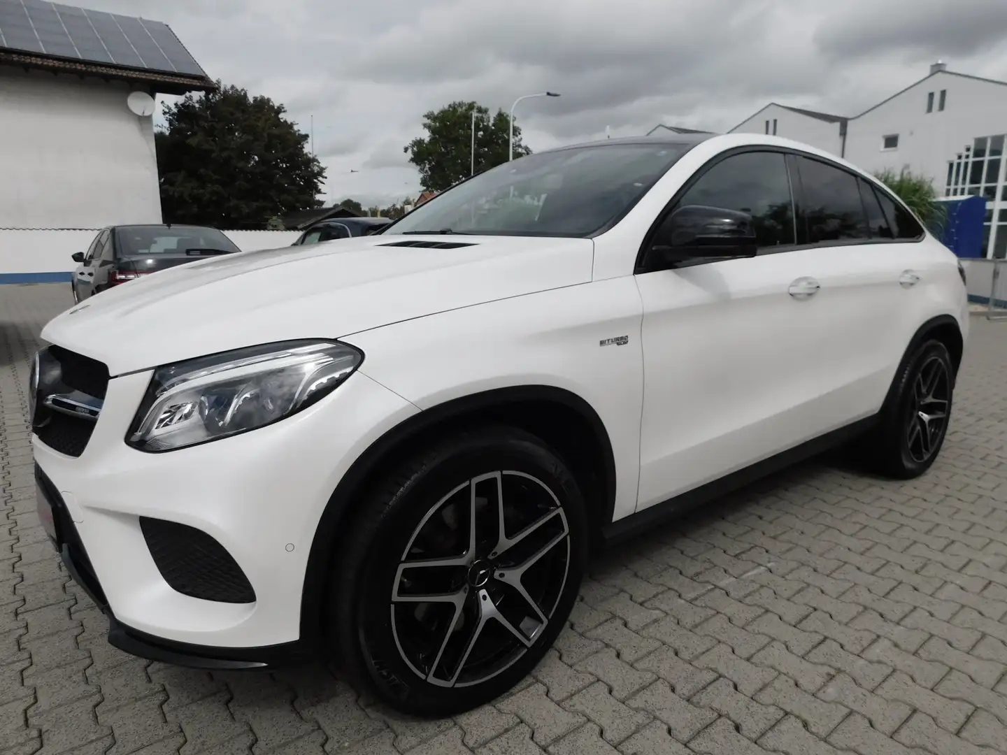Mercedes-Benz GLE 43 AMG GLE 43 AMG Cpé+Top Ausstatt.+AHK+21",2.Hd DB-SH Weiß - 2