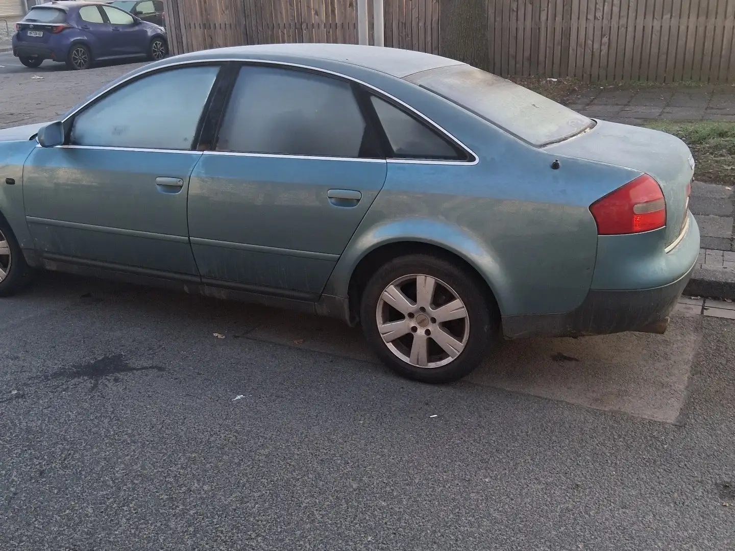 Audi A6 2.4 - 2