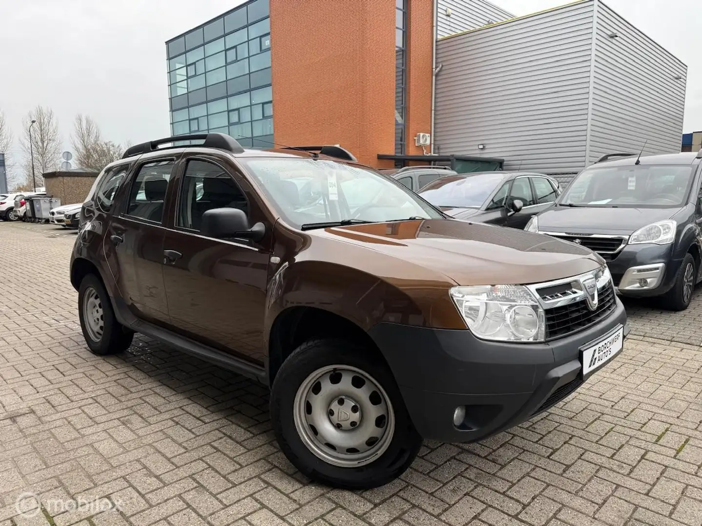 Dacia Duster 1.6 Benzine Trekhaak 1200 kg Lage km's - 2