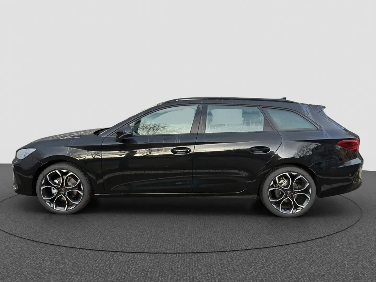 SEAT Leon Sportstourer 1.5 eTSI 110 kW Schwarz - 2