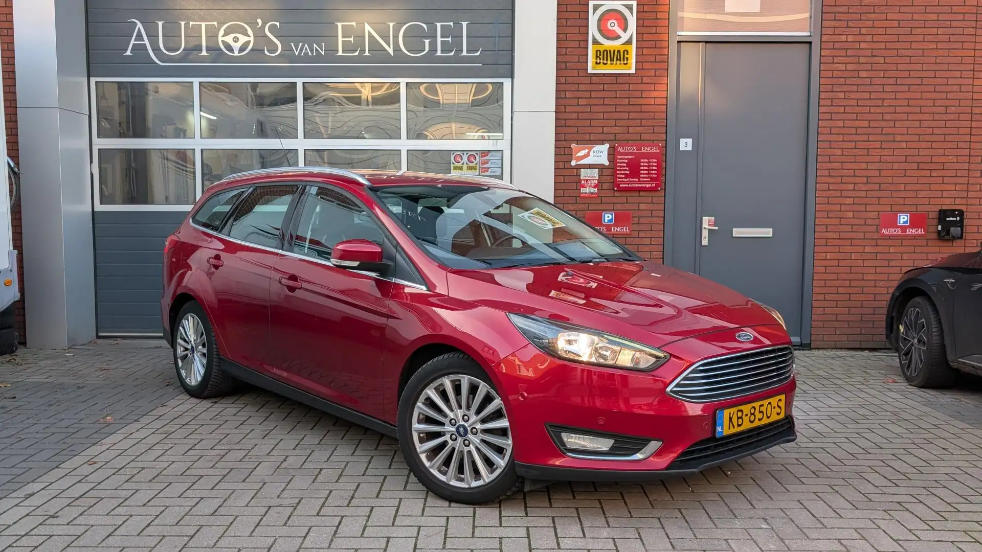 Ford Focus Wagon 1.0 Titanium goed onderhouden Rot - 1