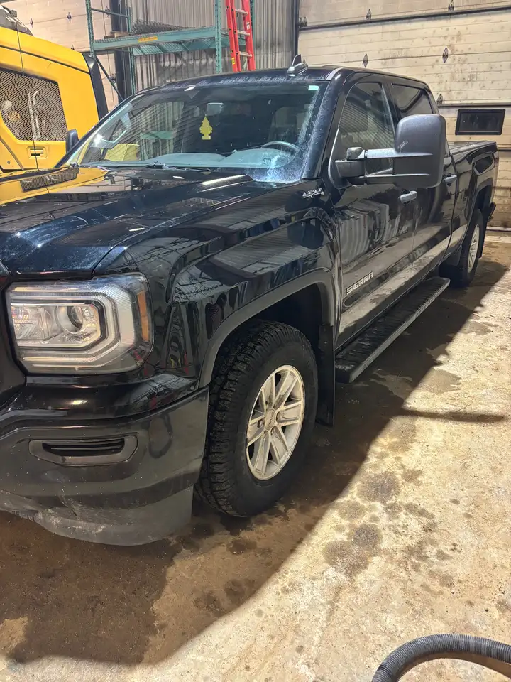 GMC Sierra 1500 снимка GMC Sierra 1500