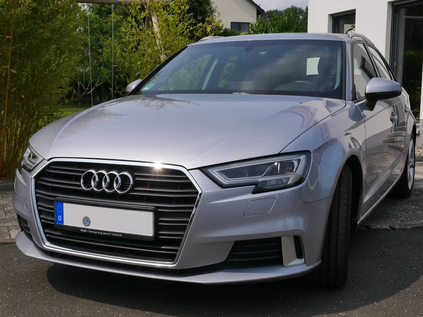 Audi A3 A3 Sportback 1.5 TFSI cylinder on demand Sportback Silber - 1