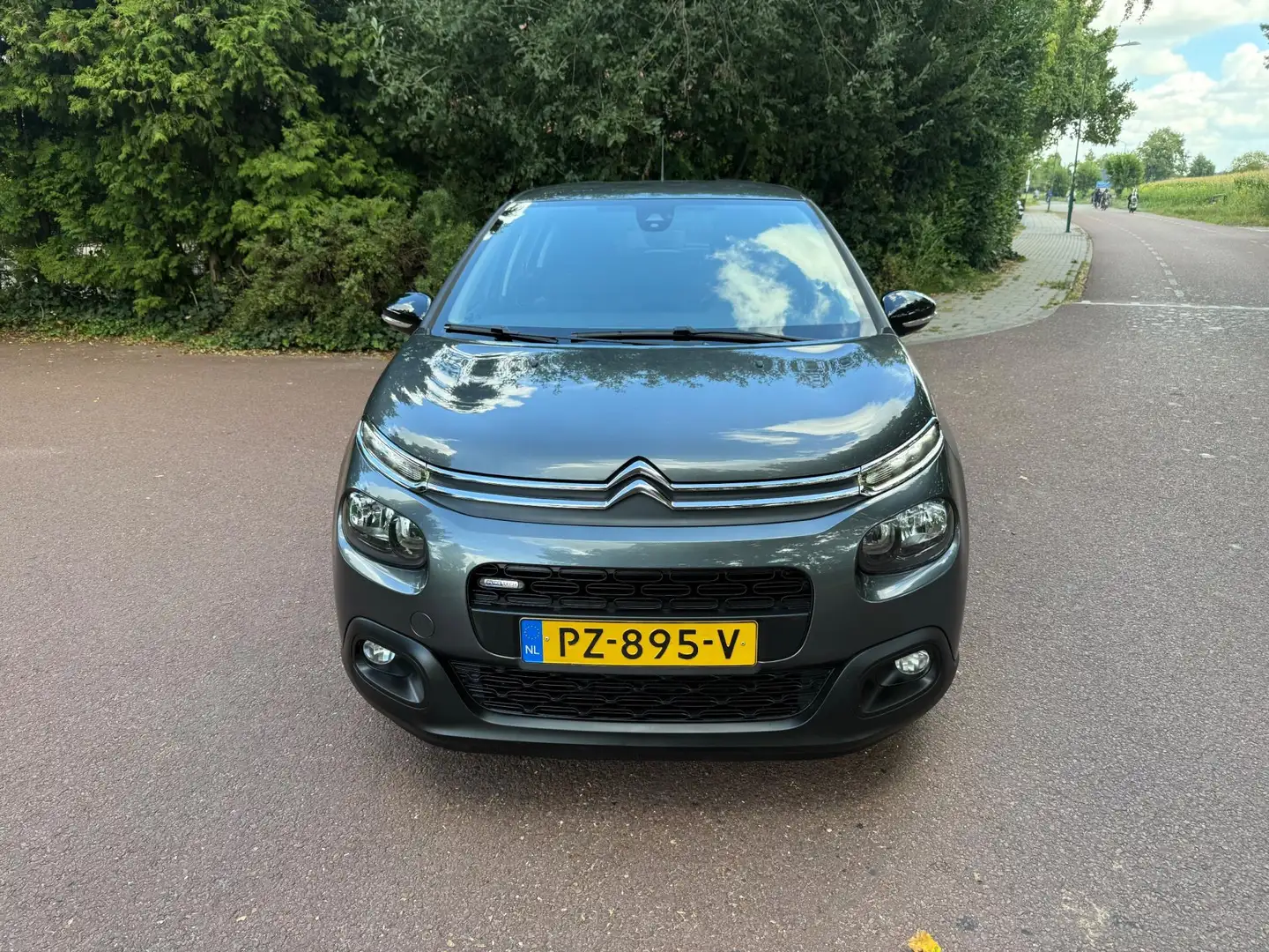 Citroen C3 1.2 PureTech Feel Airco / Navi / Cruise / PDC Gris - 2