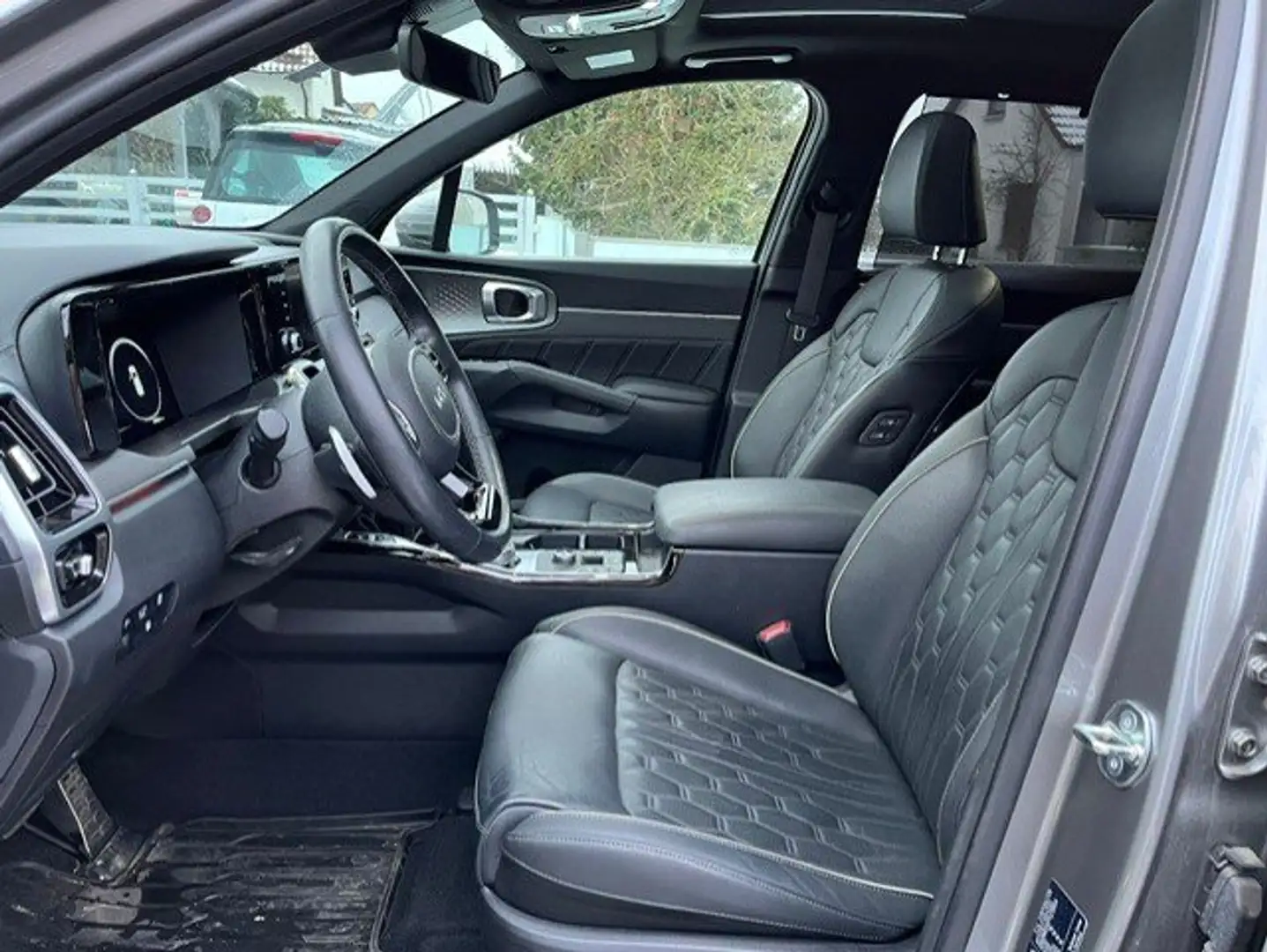 Kia Sorento Platinum 4WD Plug-In Hybrid Grau - 2