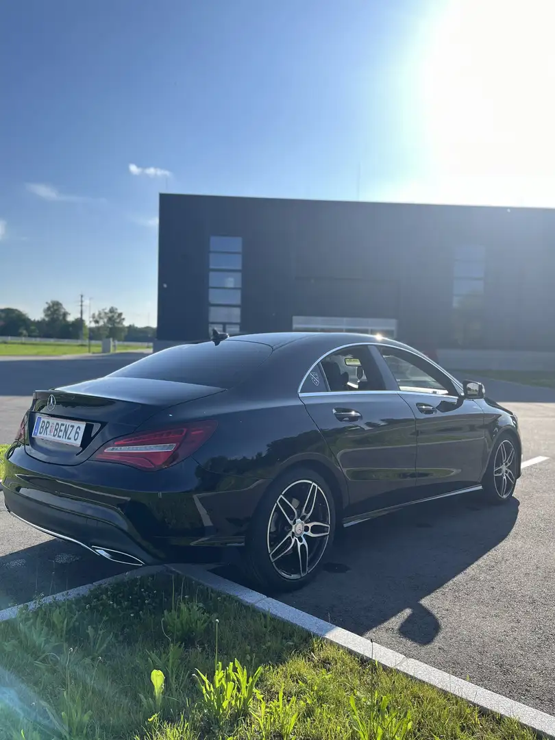 Mercedes-Benz CLA 200 Schwarz - 2