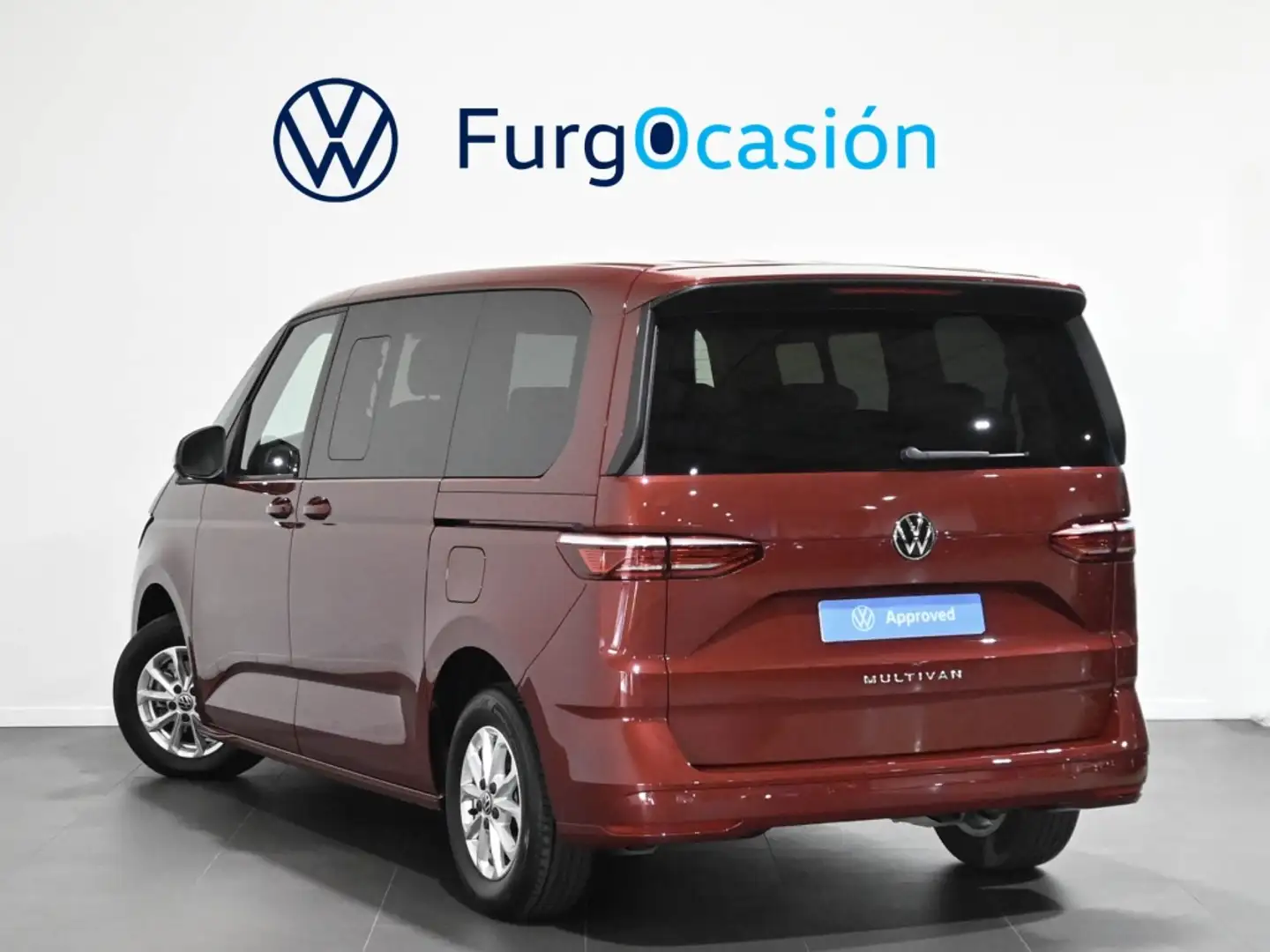 Volkswagen T7 Multivan 2.0TDI Batalla Corta Origin DSG 110kW Rojo - 2