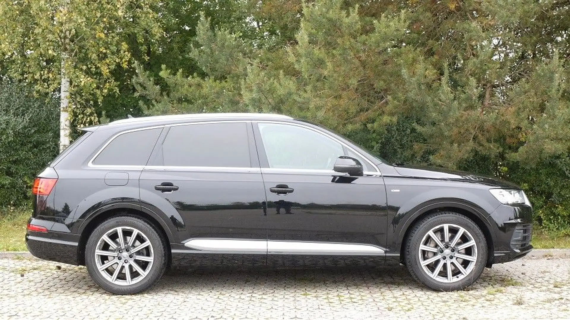 Audi Q7 3.0 TDI quattro S line Sport Plus Standheizun Schwarz - 2