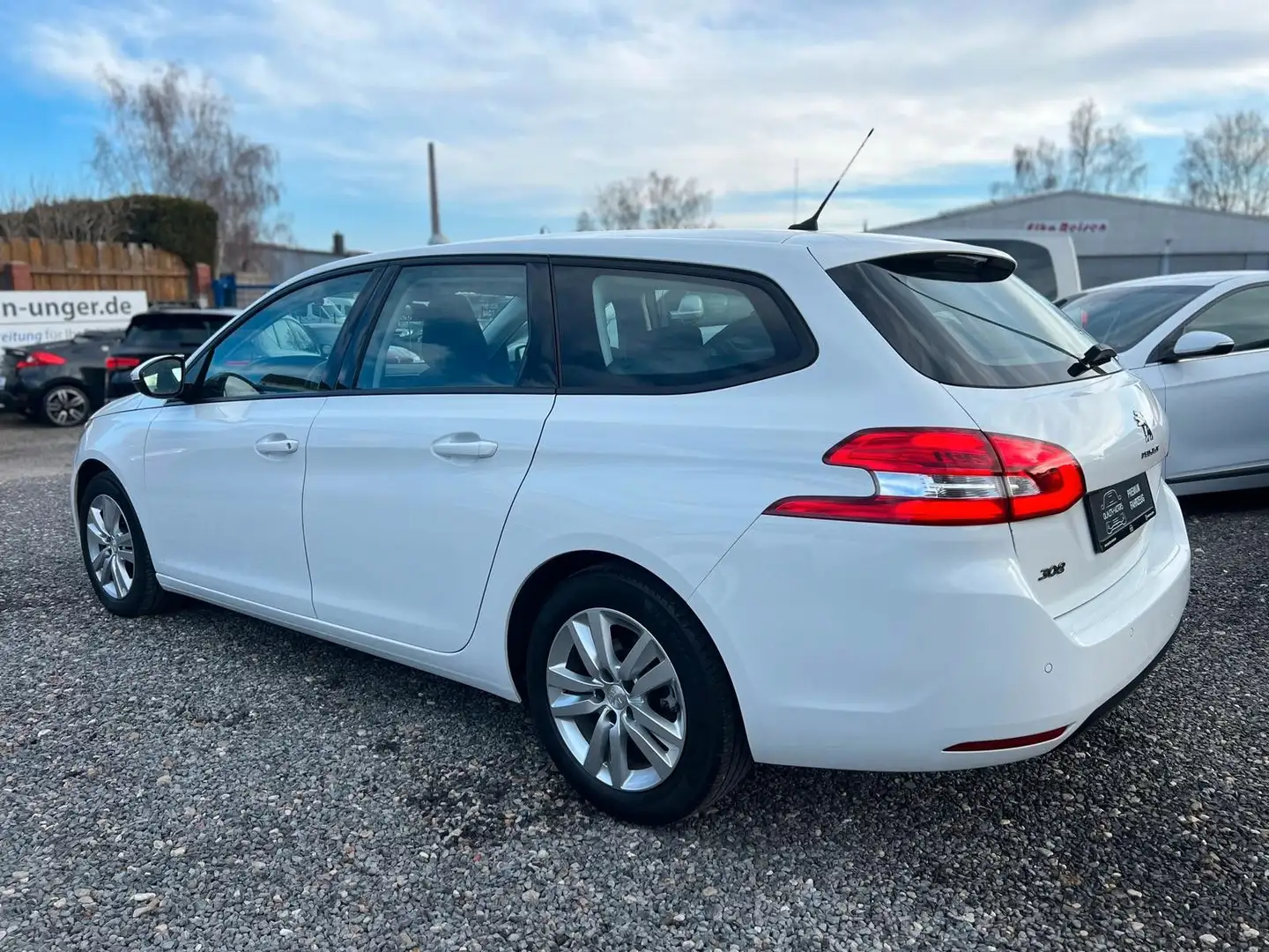 Peugeot 308 SW ACTIVE-TEMPOMAT-PDC-KLIMA-SERVO Weiß - 2