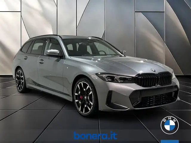BMW 3 Series view 4