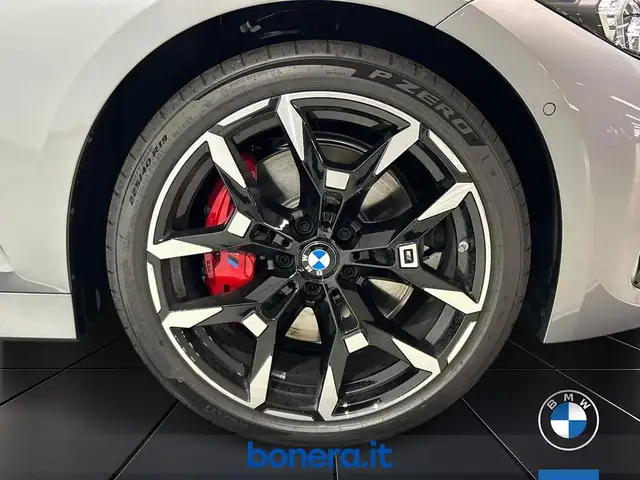 BMW 3 Series view 12