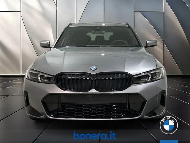 BMW 3 Series view 3
