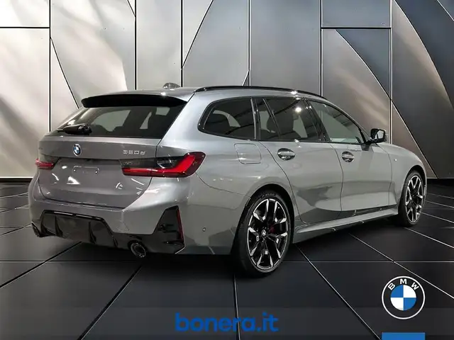 BMW 3 Series view 6