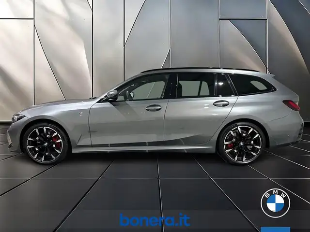 BMW 3 Series view 9