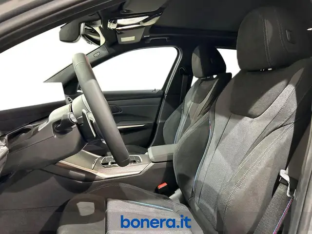 BMW 3 Series view 14