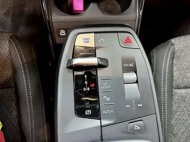 BMW Ix2 view 18