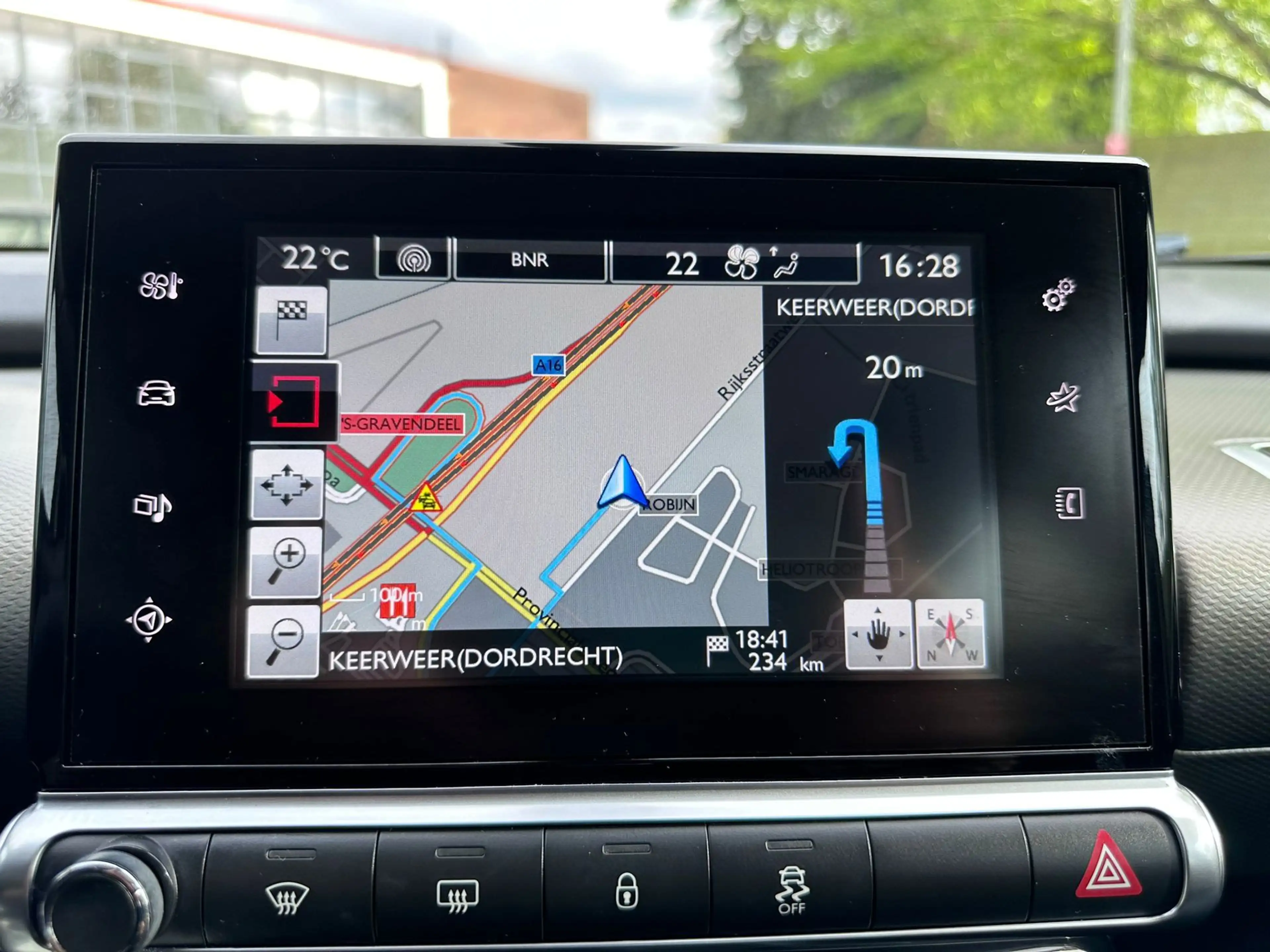 Citroen C4 Cactus 1.2 PureTech Shine Achteruit camera*Navigatie*Deal — photo 8