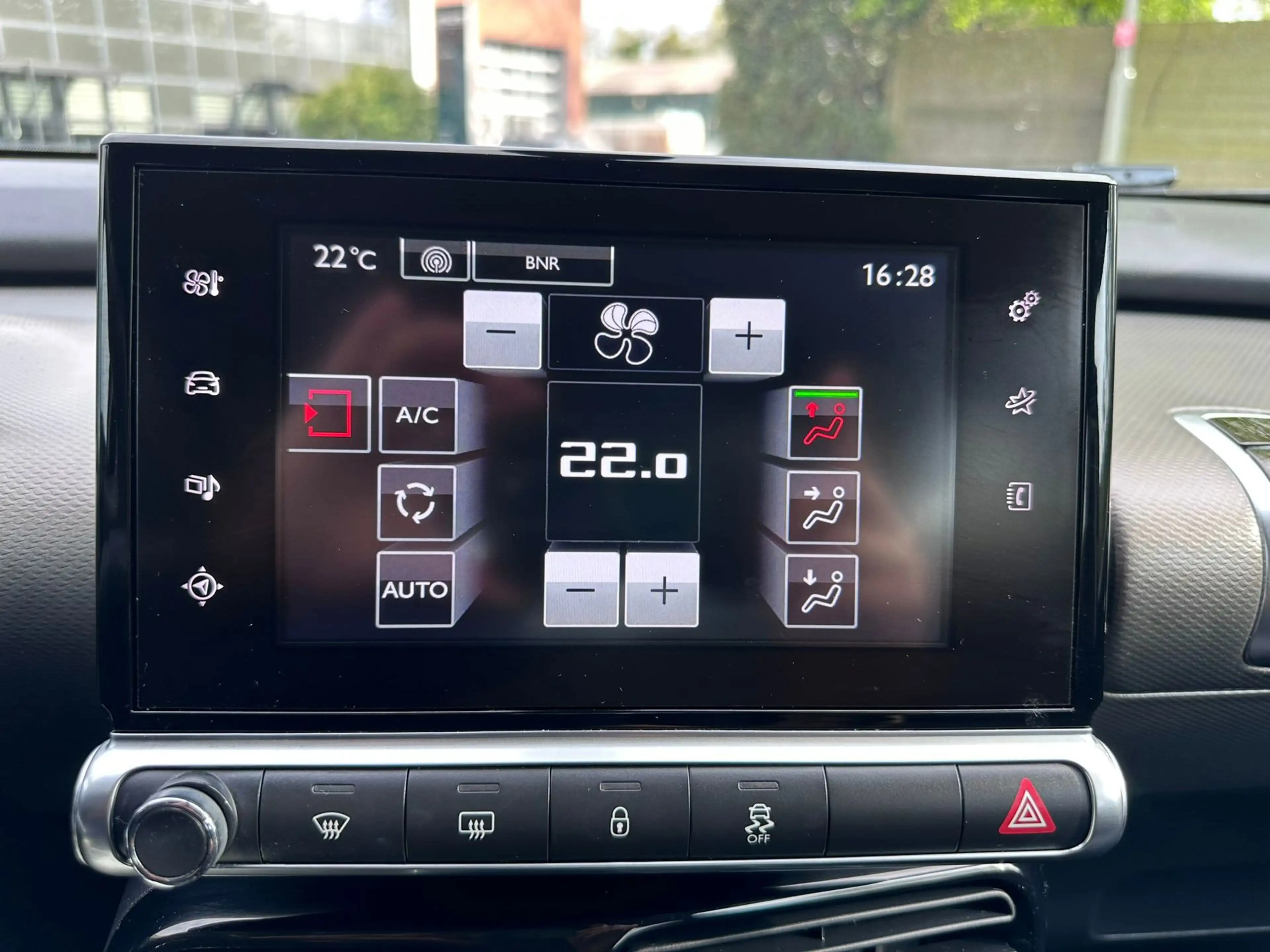 Citroen C4 Cactus 1.2 PureTech Shine Achteruit camera*Navigatie*Deal — photo 9