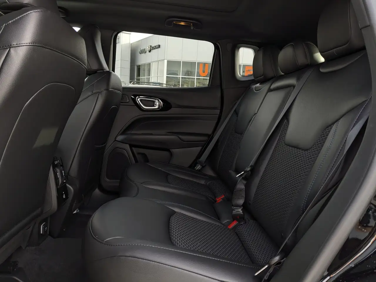 Jeep Compass снимка Jeep Compass