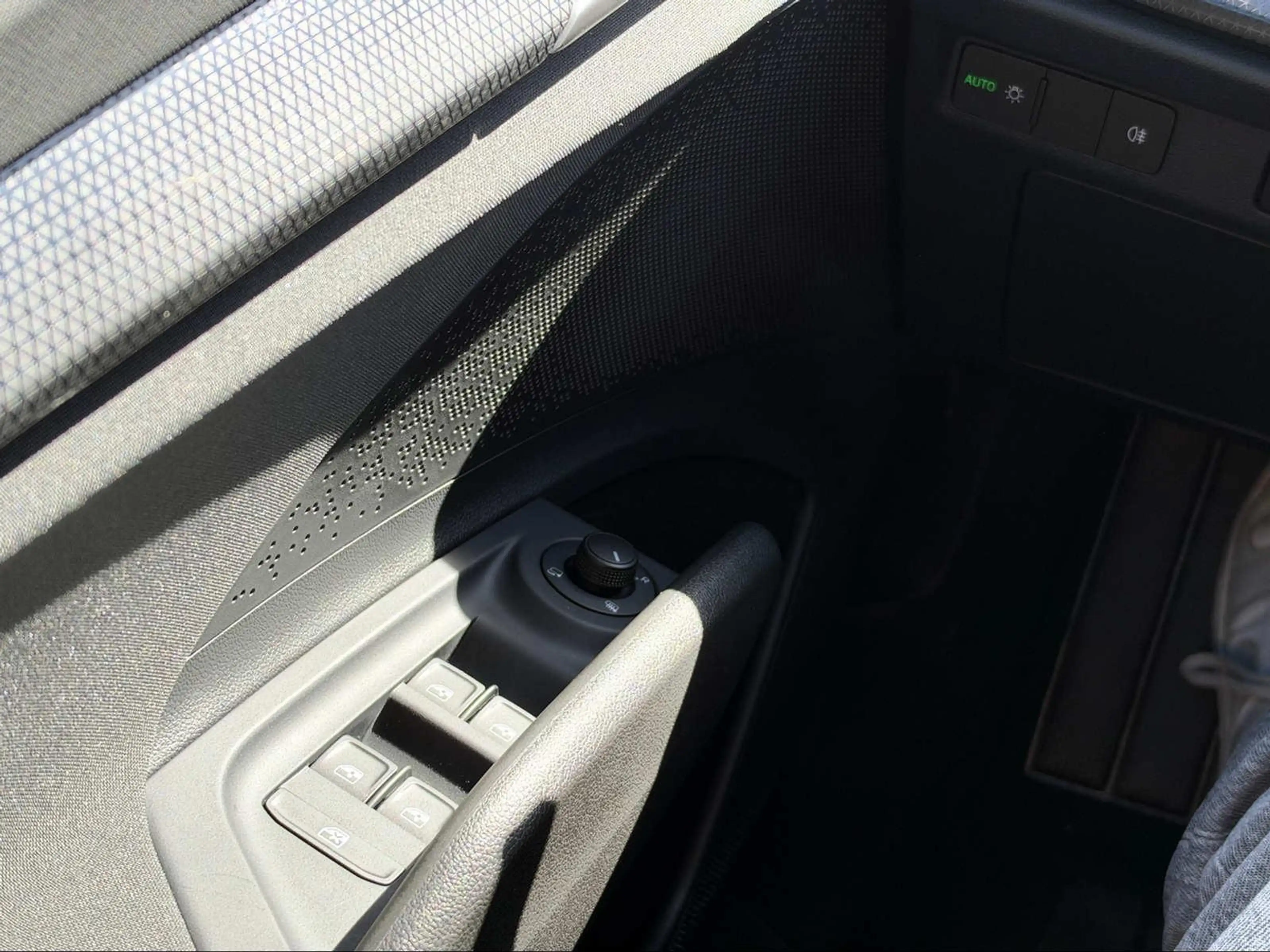 Skoda Elroq 60 Essence WÄPU/NAV/ACC/KAMERA/LENKH/AHK — photo 12