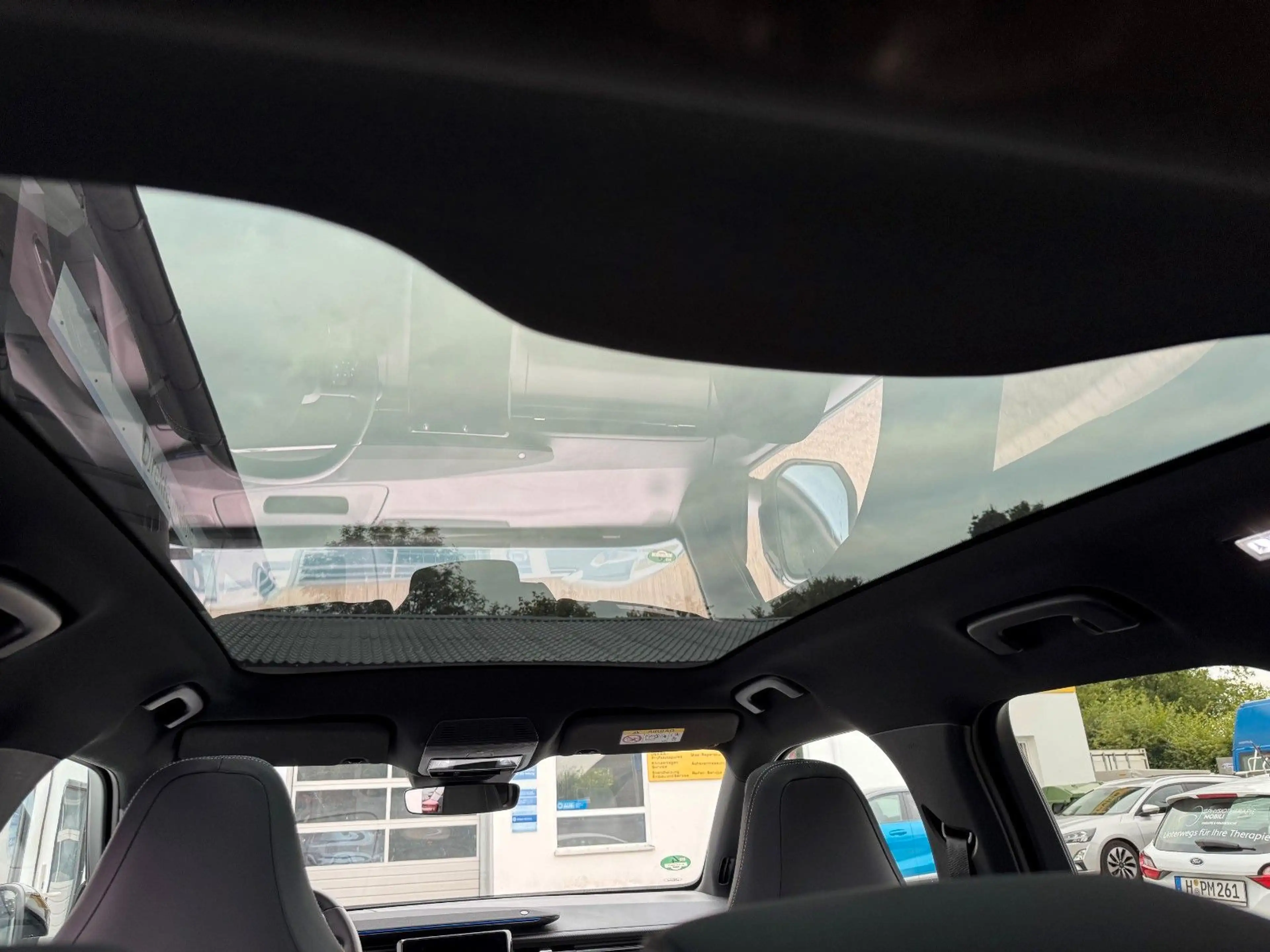 Ford Explorer PREMIUM 77 kWh Extended Range RWD — photo 6