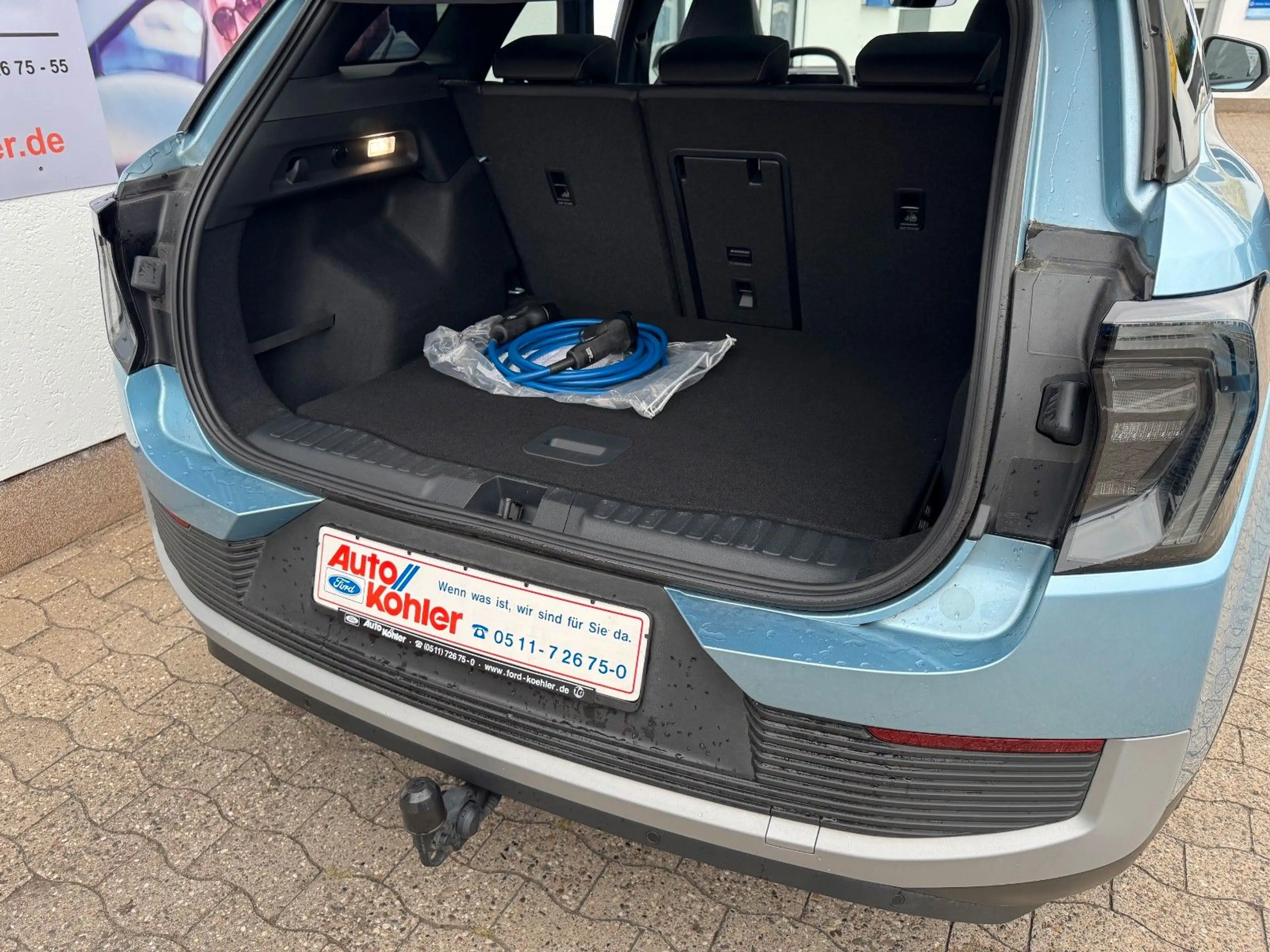 Ford Explorer PREMIUM 77 kWh Extended Range RWD — photo 4