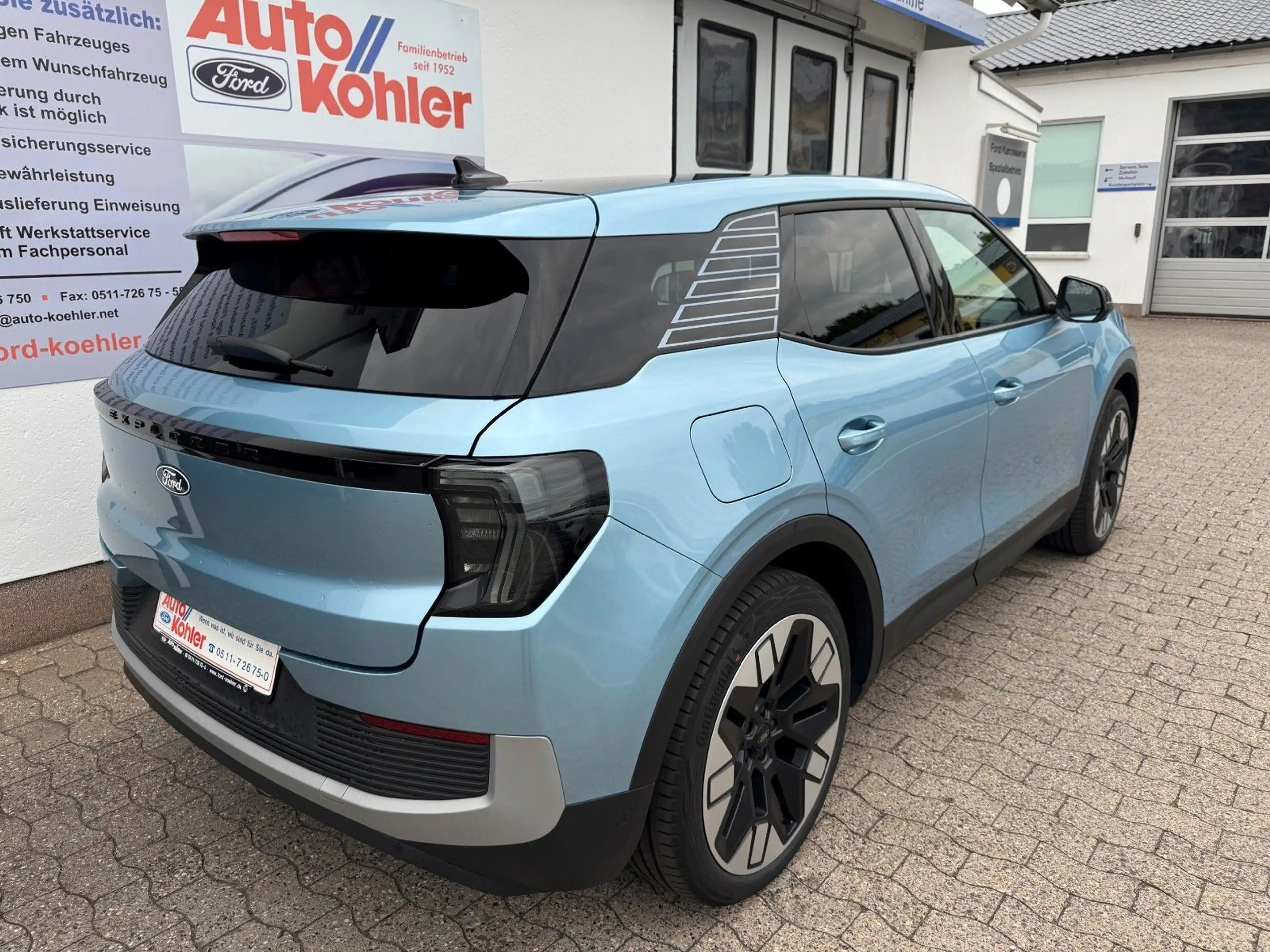 Ford Explorer PREMIUM 77 kWh Extended Range RWD — photo 3