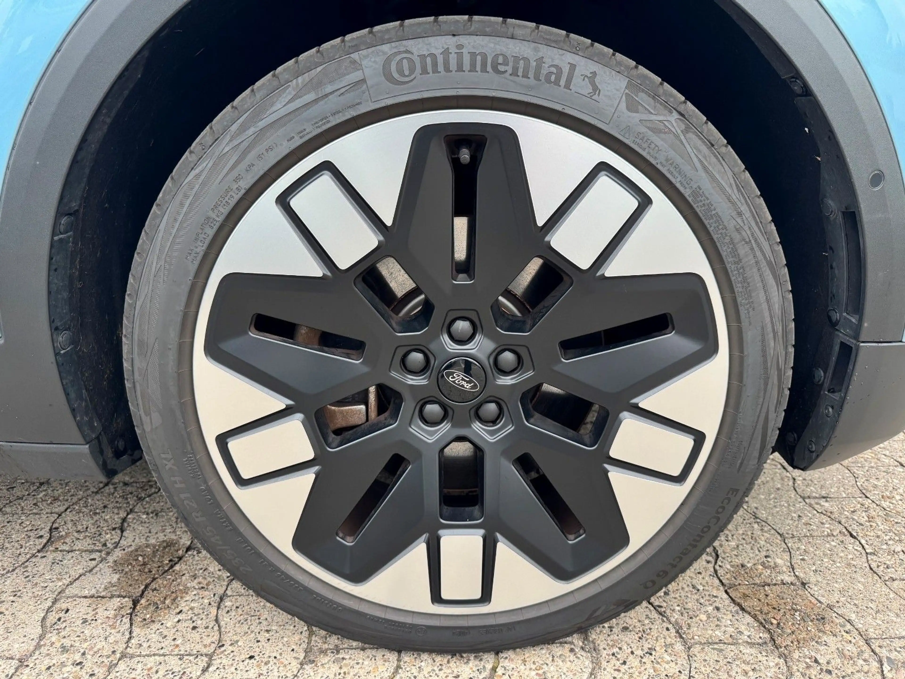 Ford Explorer PREMIUM 77 kWh Extended Range RWD — photo 11