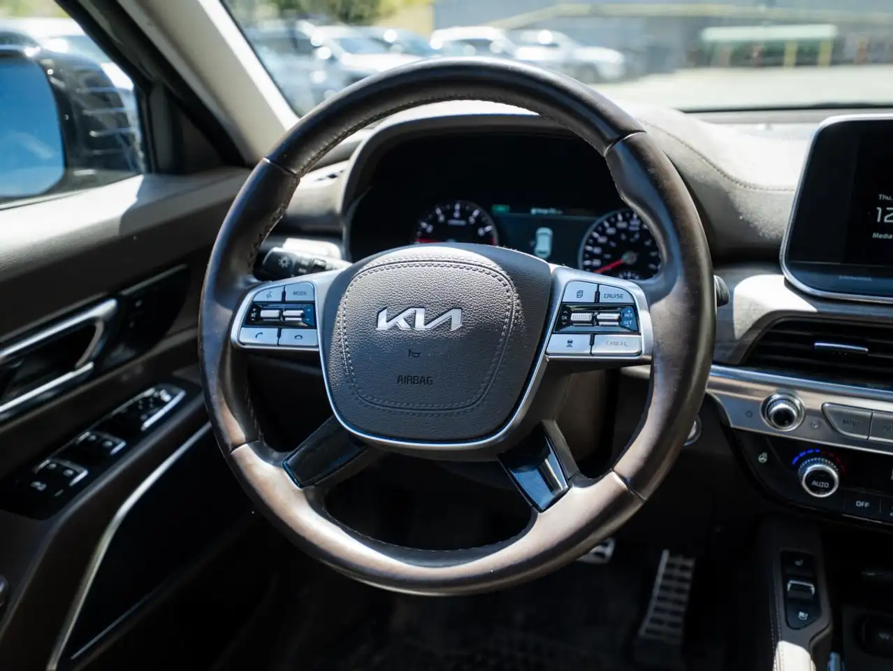 Kia Telluride снимка Kia Telluride