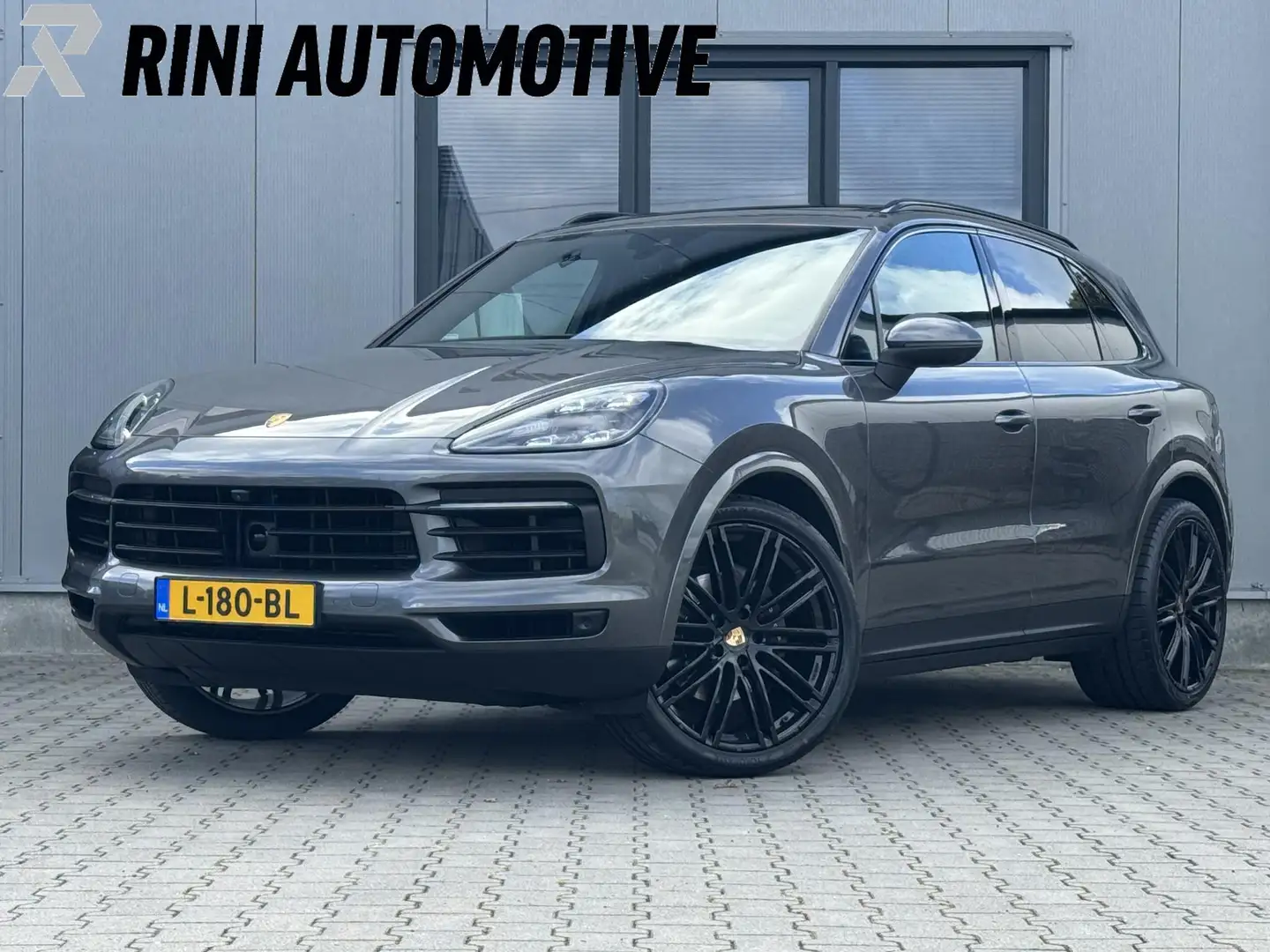 Porsche Cayenne 3.0 340 PK | Achteras besturing | Pano dak | Trekh Gris - 1