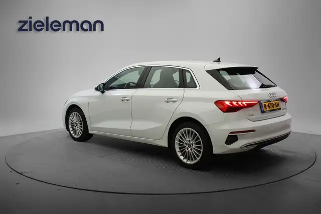 Audi A3 view 3