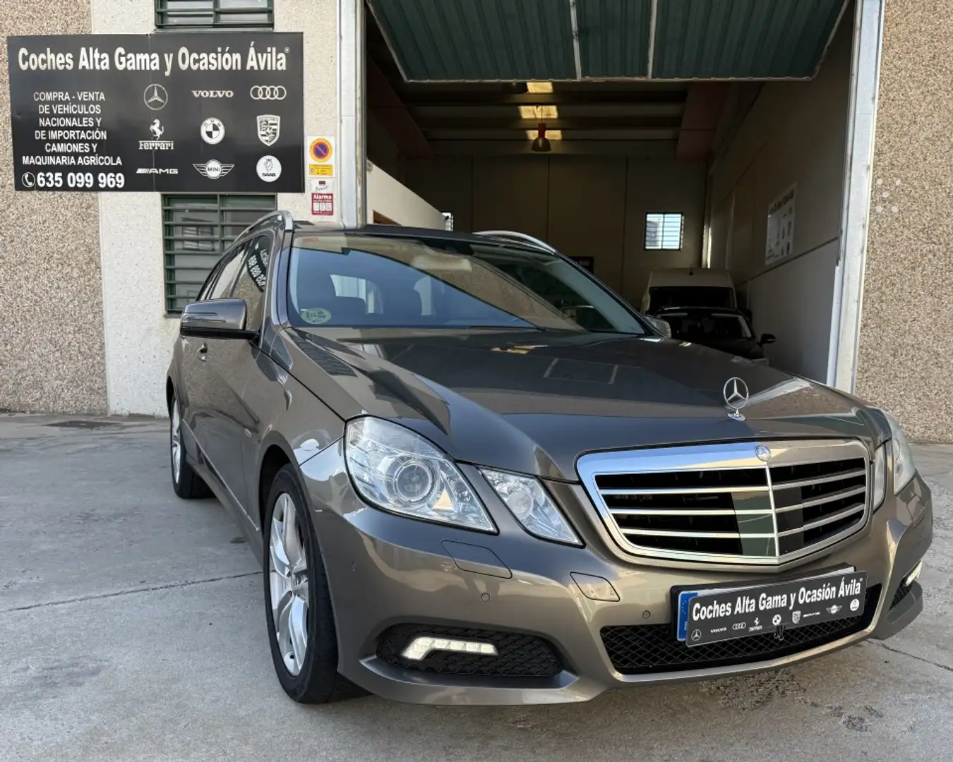 Mercedes-Benz E 350 350CDI BE Avantgarde Aut. Beige - 1