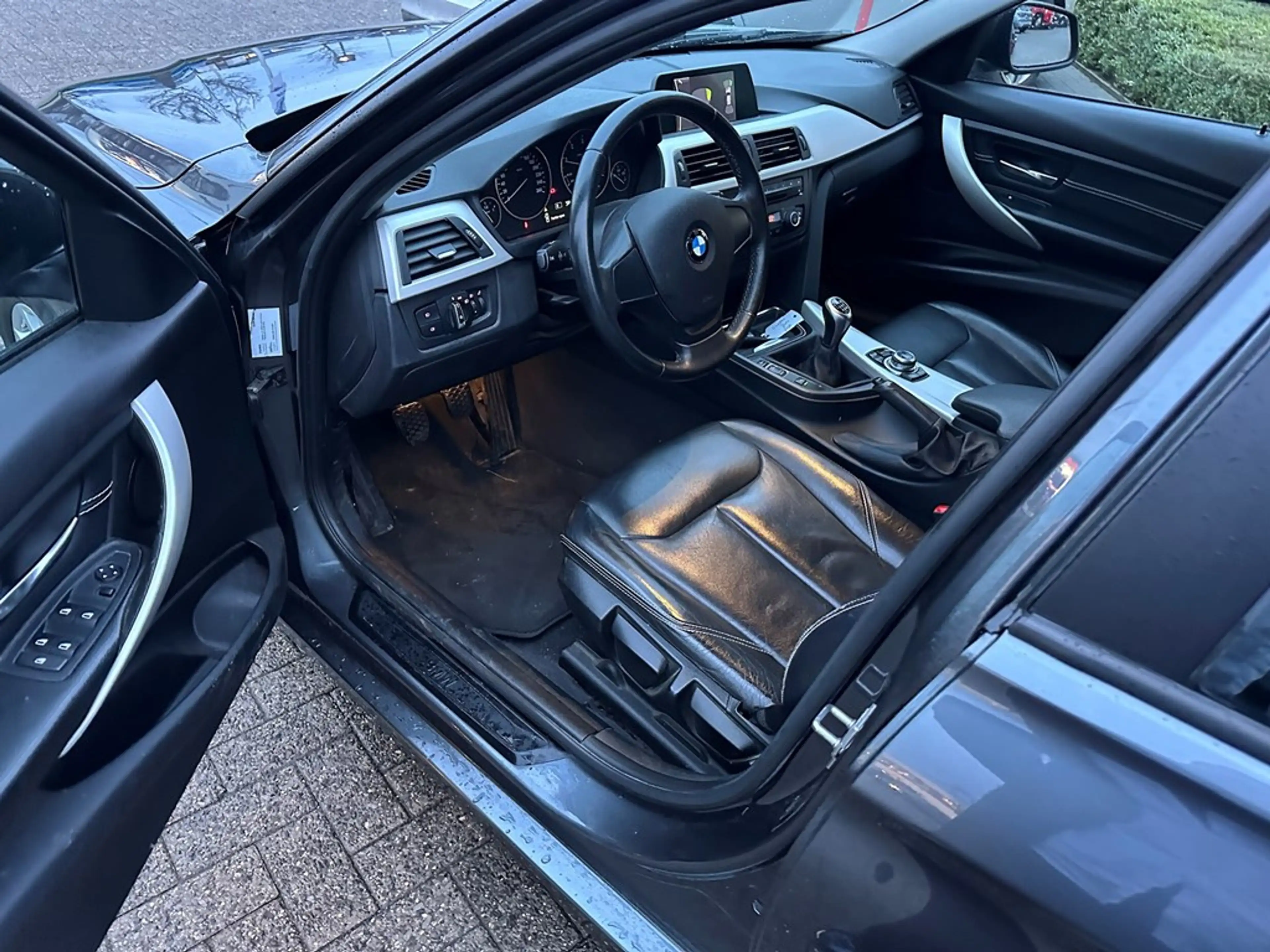 BMW 316 Enkel voor professionele verkoop. — photo 4