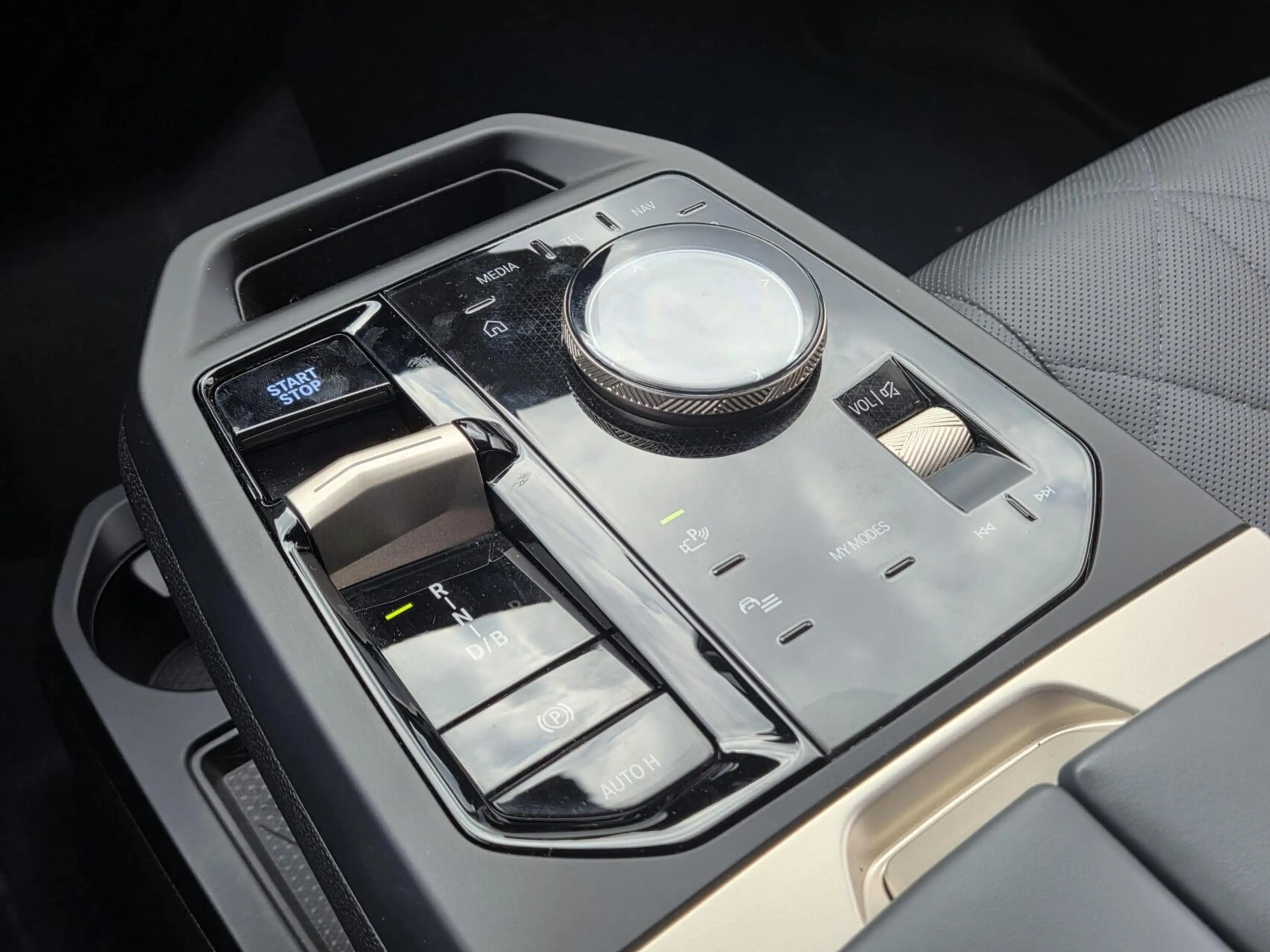BMW iX xDrive40 Business Edition Plus 77kWh | SOH 98,3% | — photo 23