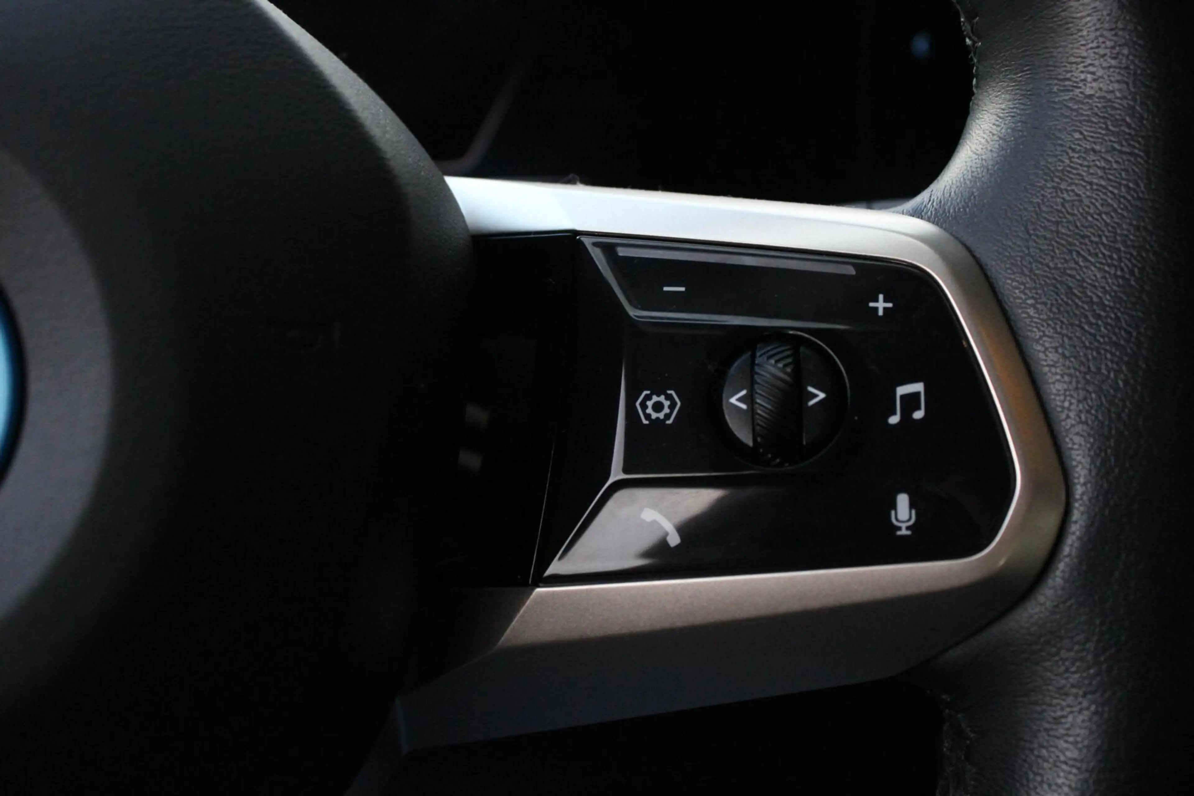 BMW iX xDrive40 Business Edition Plus 77kWh | SOH 98,3% | — photo 37