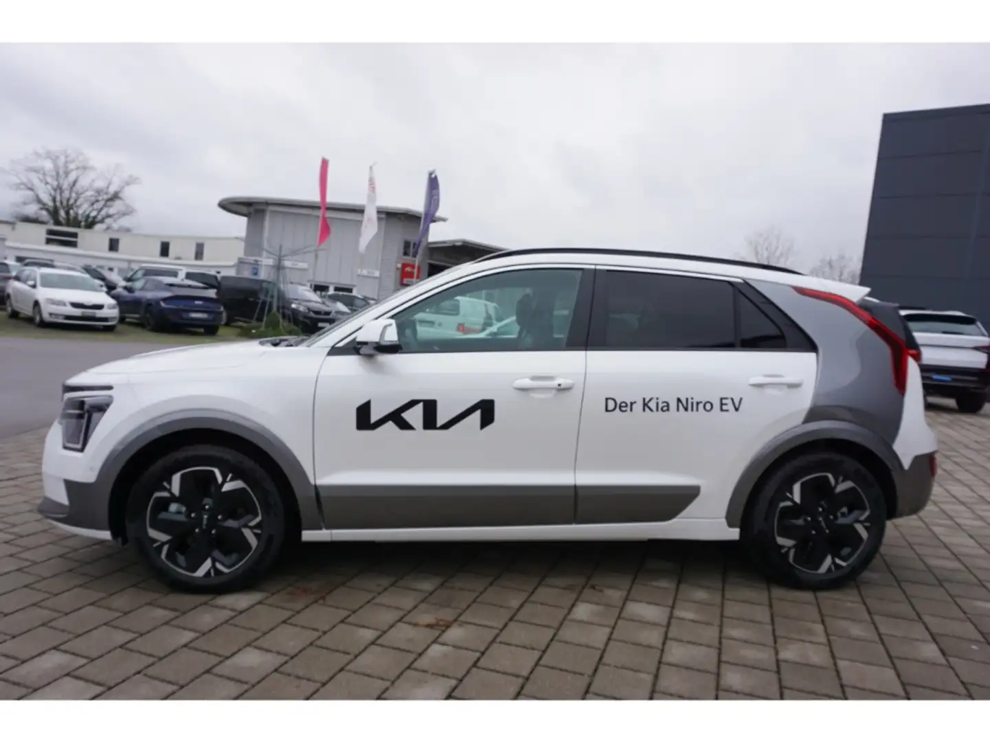 Kia Niro EV Inspiration WP Navi LED ACC Harman/Kardon PDC Weiß - 2
