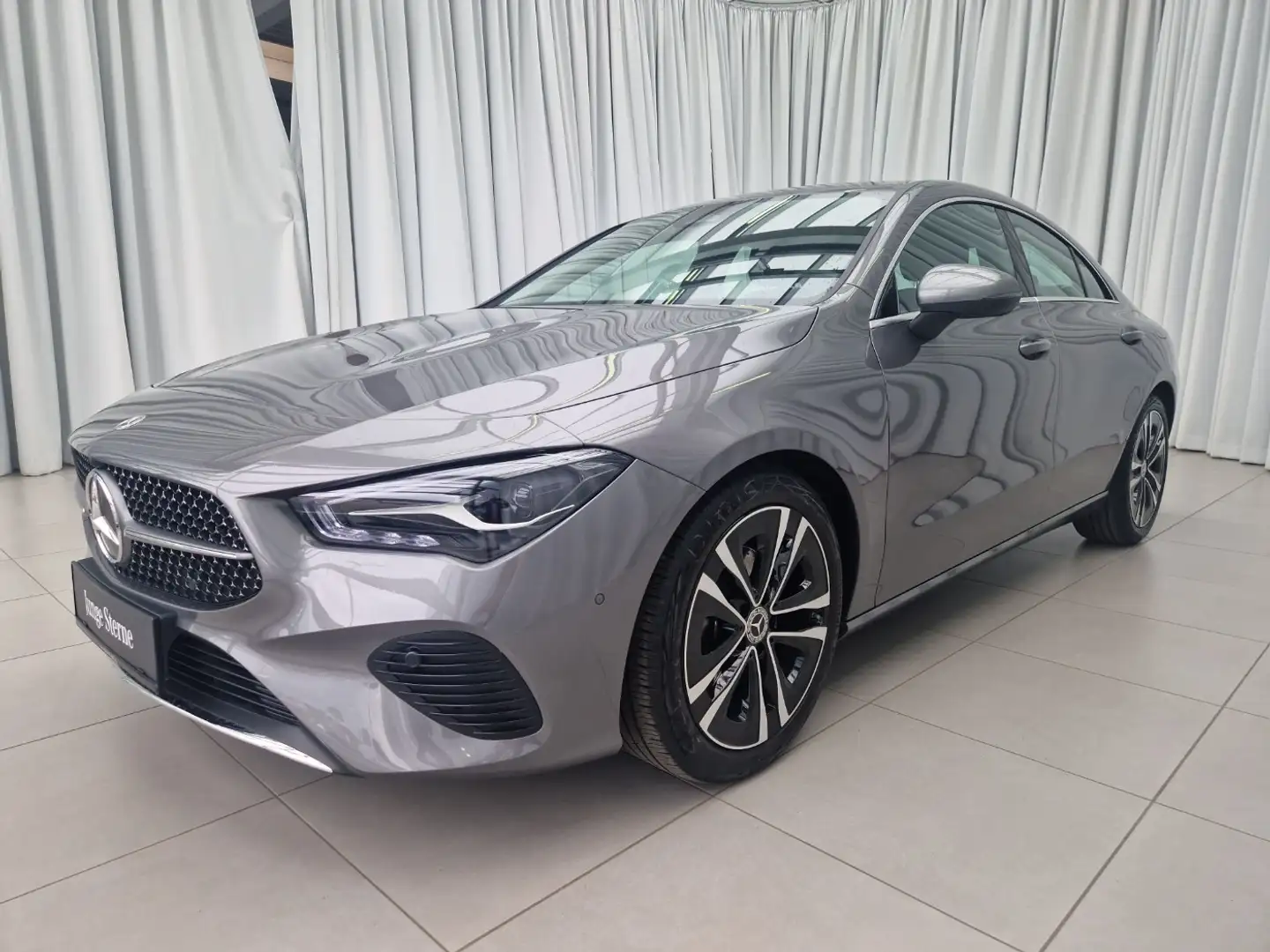 Mercedes-Benz CLA 180 Coupé Progressive Winterp. Grau - 2
