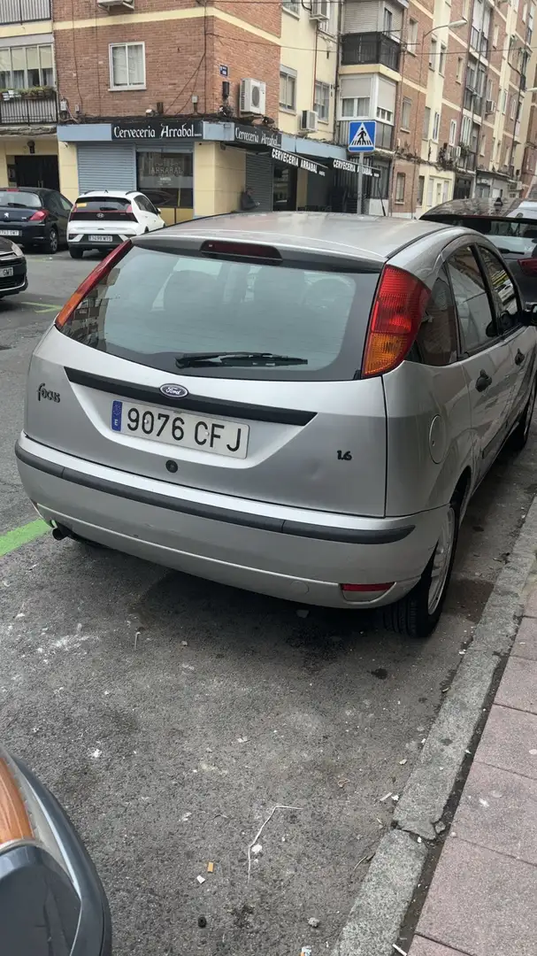 Ford Focus Sedán 2.0i 16v. Ghia - 2